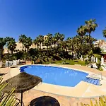 18c Palmas, Oasis